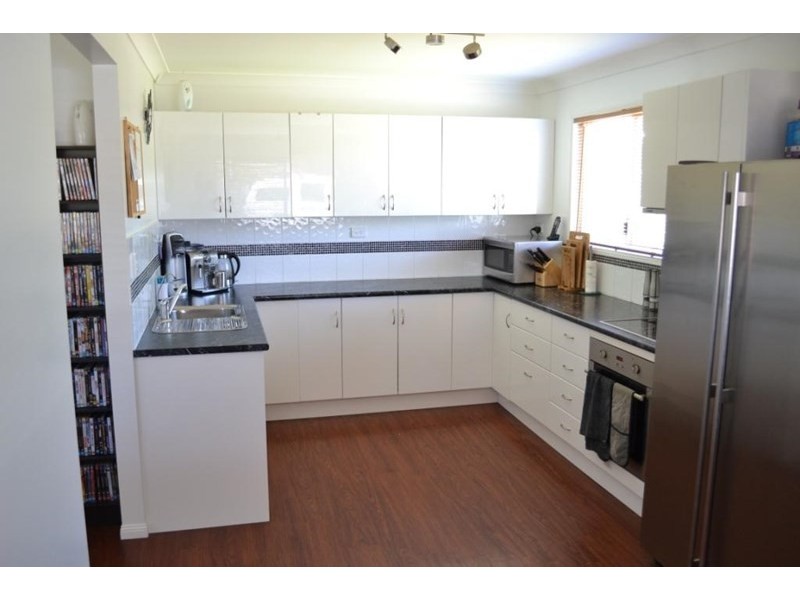 19 Birdie Street, Nanango QLD 4615