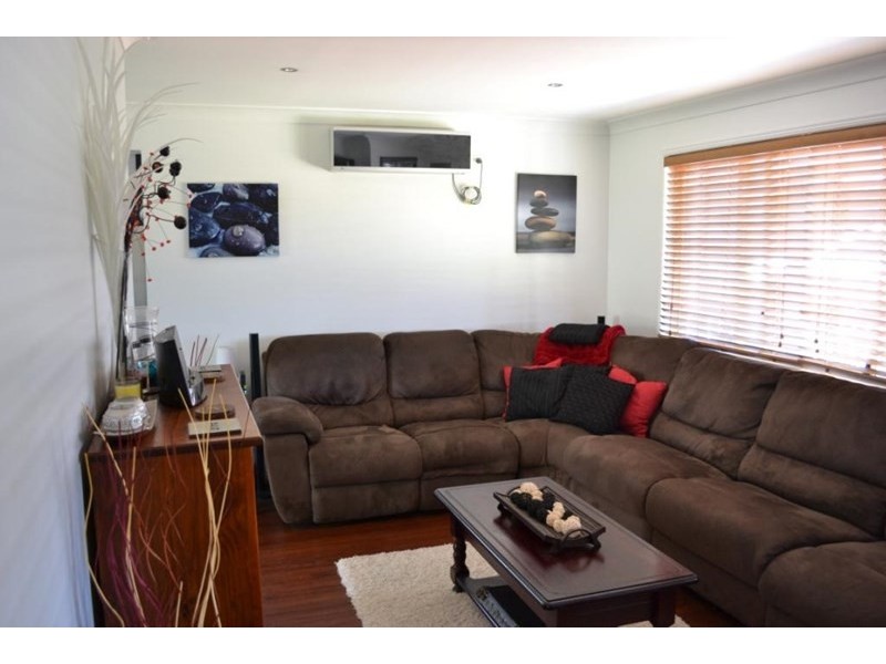 19 Birdie Street, Nanango QLD 4615