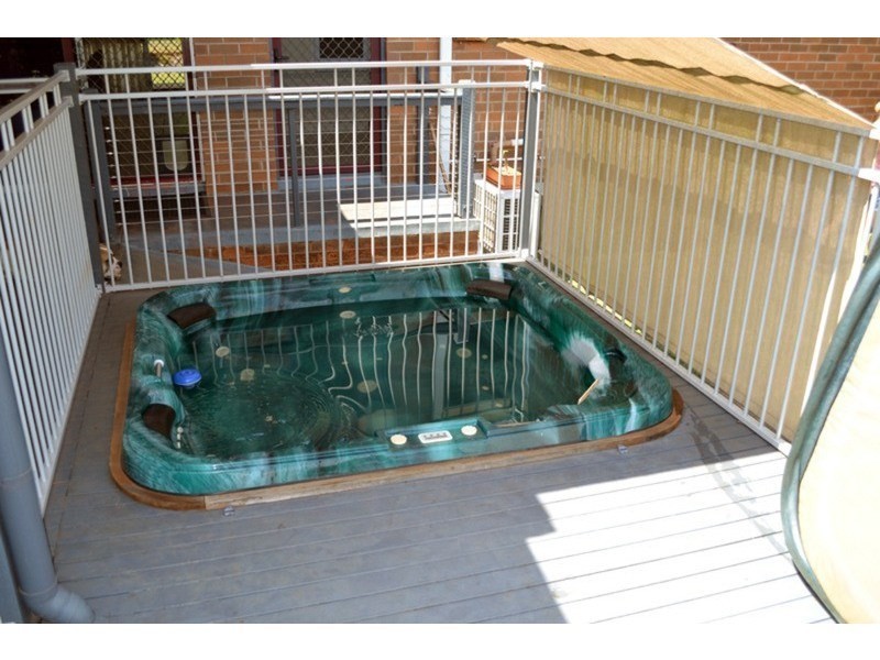 98-100 Moore Street, Kingaroy QLD 4610