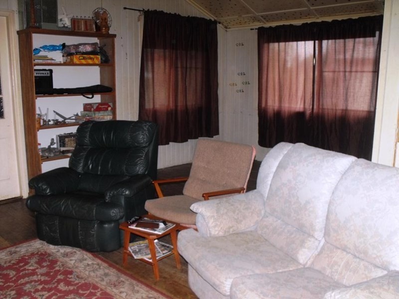 67 Chester Street, Nanango QLD 4615