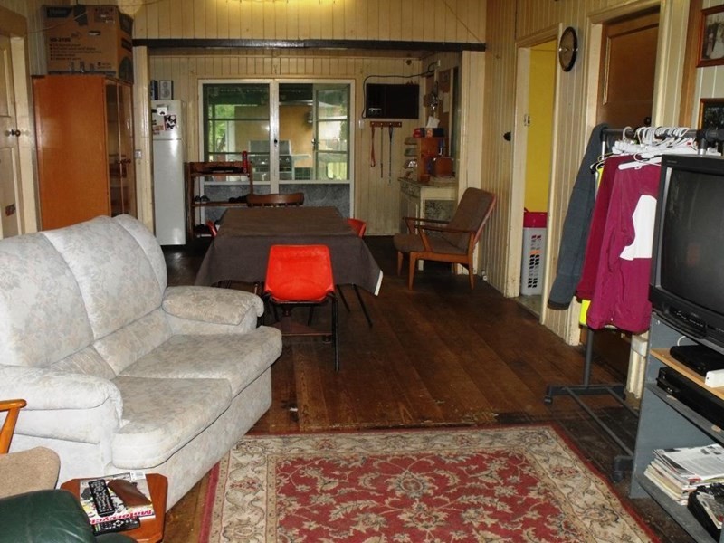 67 Chester Street, Nanango QLD 4615