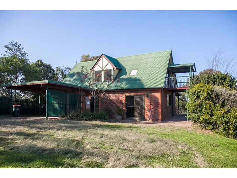 37 Hicken Way, Nanango QLD 4615