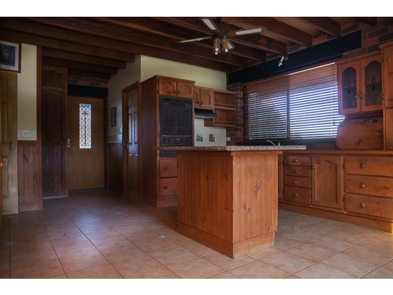 37 Hicken Way, Nanango QLD 4615