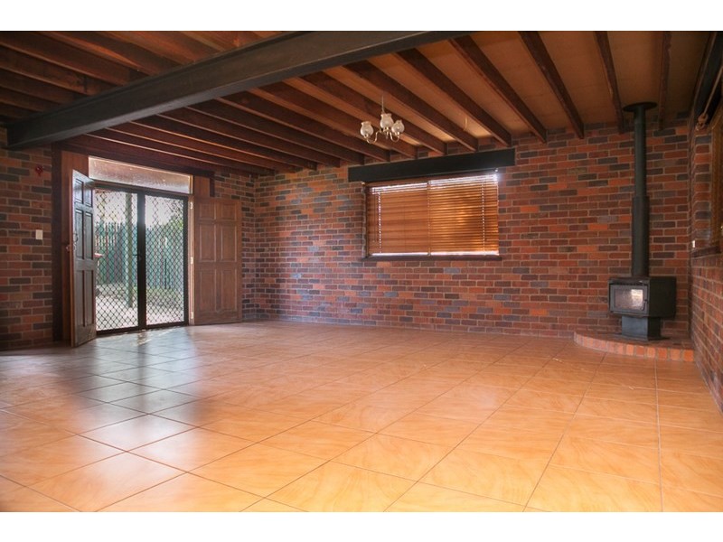 37 Hicken Way, Nanango QLD 4615