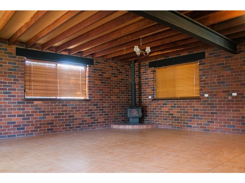 37 Hicken Way, Nanango QLD 4615