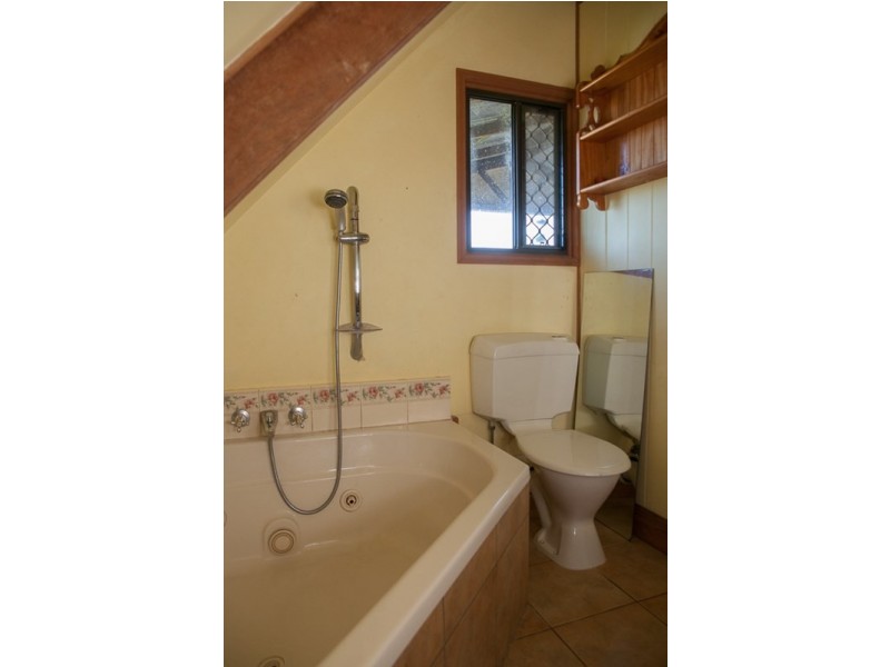 37 Hicken Way, Nanango QLD 4615