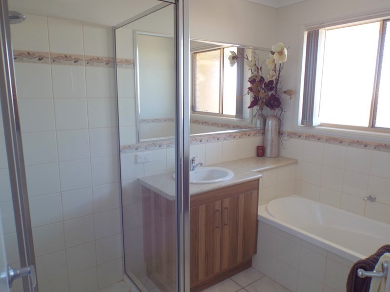 34 Hillview Parade, Kingaroy QLD 4610