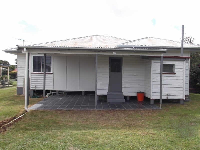 9 Jean Street, Kingaroy QLD 4610