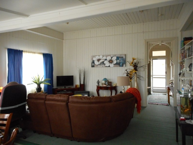 43 Normanby Street, Nanango QLD 4615