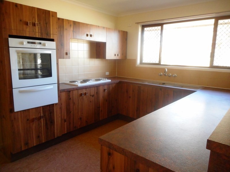 2 Watson Street, Yarraman QLD 4614