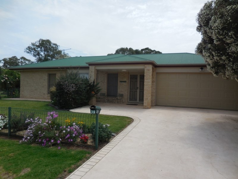 39 BURNETT, Kingaroy QLD 4610