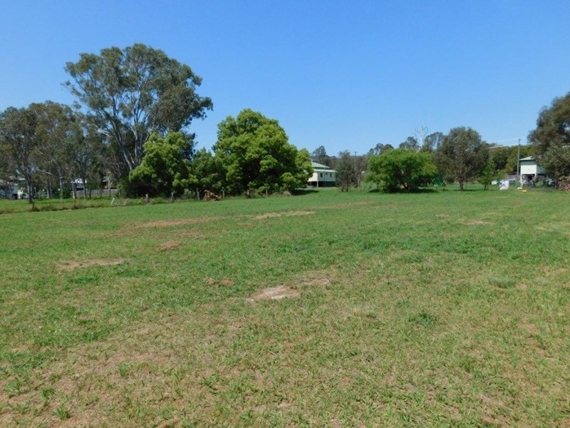 64-66 Burnett Street, Nanango QLD 4615