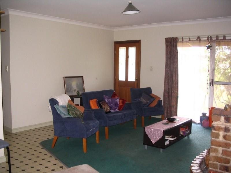 9 Hibiscus Court, Nanango QLD 4615