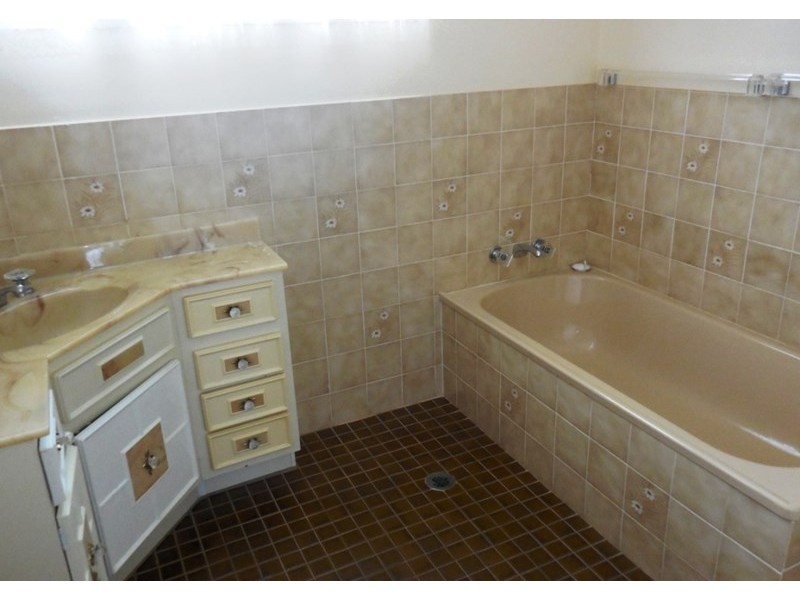 8 Vernor Place, Kingaroy QLD 4610