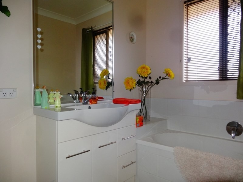 42 bottlebrush, Kingaroy QLD 4610