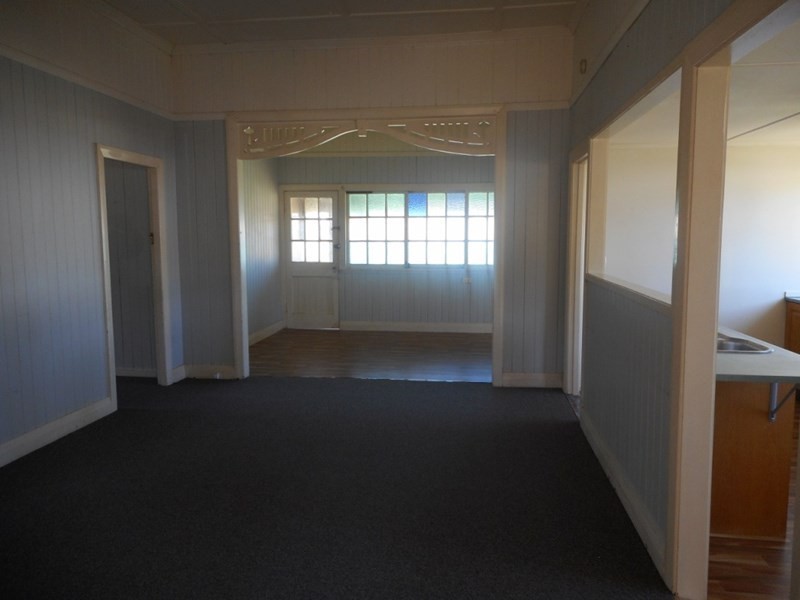 1 Hunter Street, Nanango QLD 4615