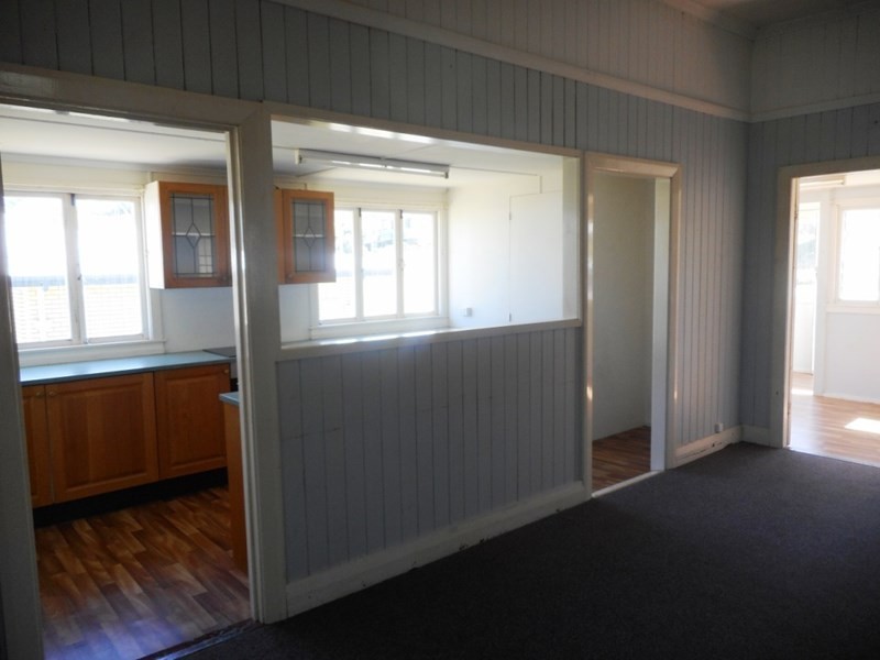 1 Hunter Street, Nanango QLD 4615