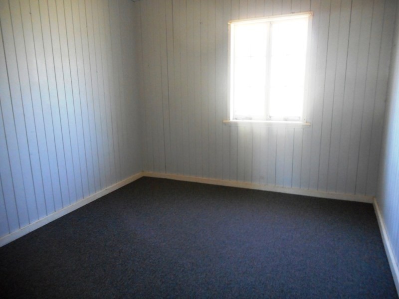 1 Hunter Street, Nanango QLD 4615