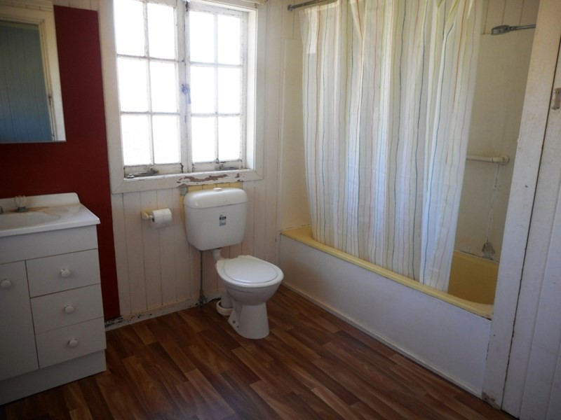 1 Hunter Street, Nanango QLD 4615