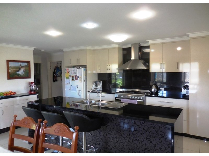 7 JACARANDA Avenue, Kingaroy QLD 4610