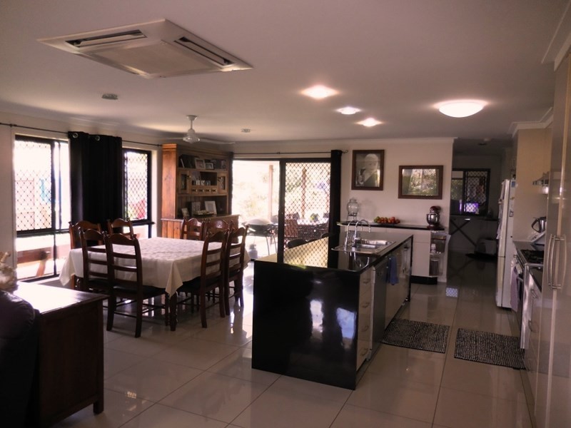 7 JACARANDA Avenue, Kingaroy QLD 4610