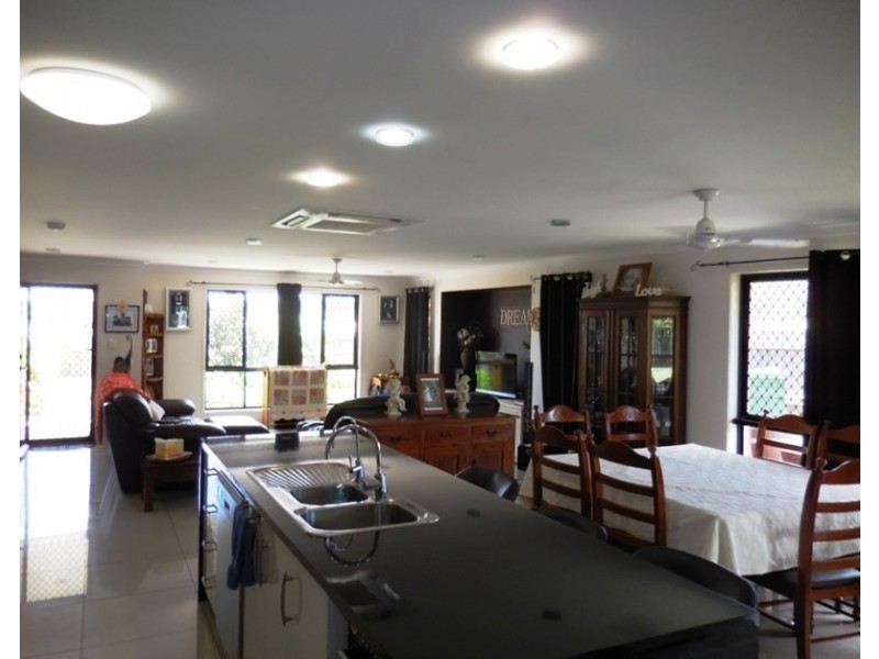 7 JACARANDA Avenue, Kingaroy QLD 4610