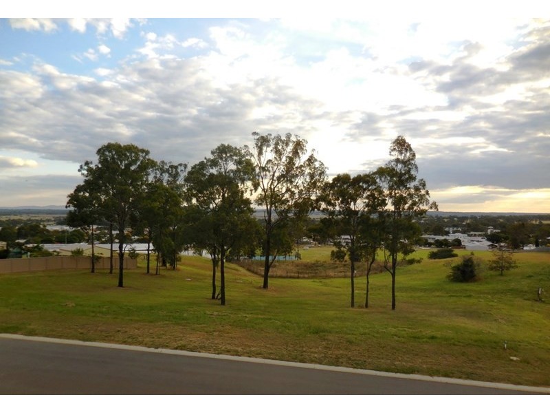 60 Banksia, Kingaroy QLD 4610