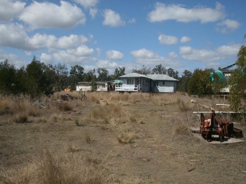 13705 D’Aguilar Highway, Nanango QLD 4615