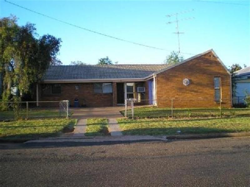 17 Browne Street, Yarraman QLD 4614