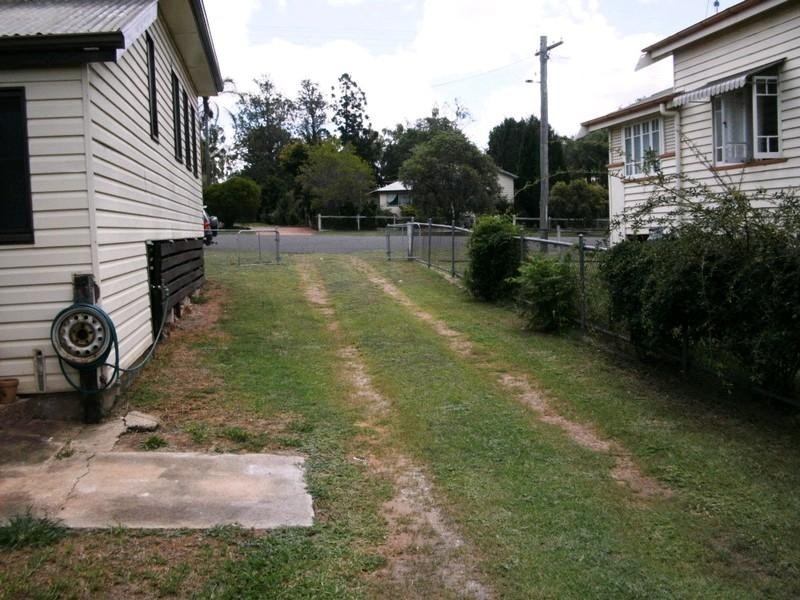 50 Gipps Street, Nanango QLD 4615