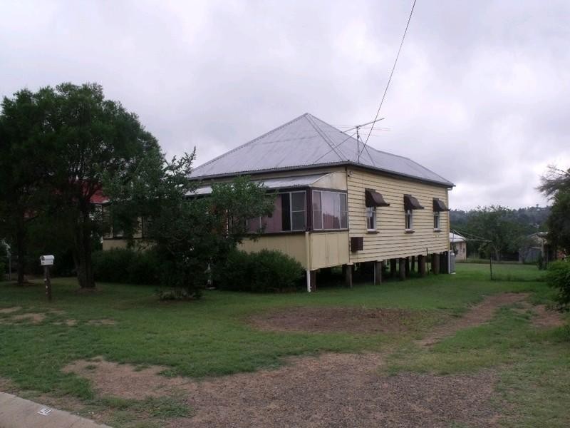 20 Gipps Street, Nanango QLD 4615