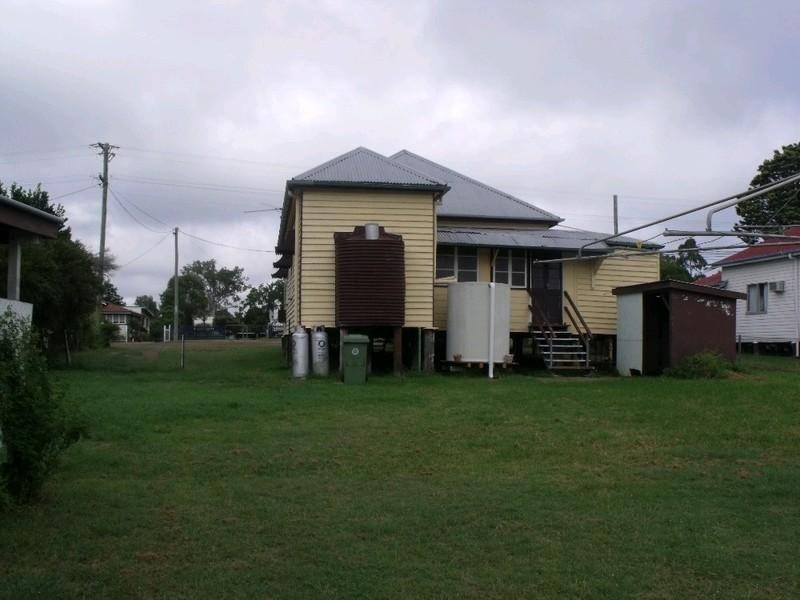 20 Gipps Street, Nanango QLD 4615