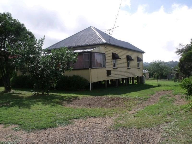 20 Gipps Street, Nanango QLD 4615