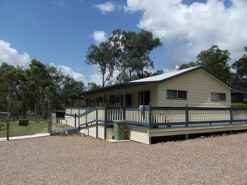 34 Iron Bark Place, Nanango QLD 4615