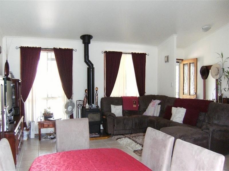 34 Iron Bark Place, Nanango QLD 4615