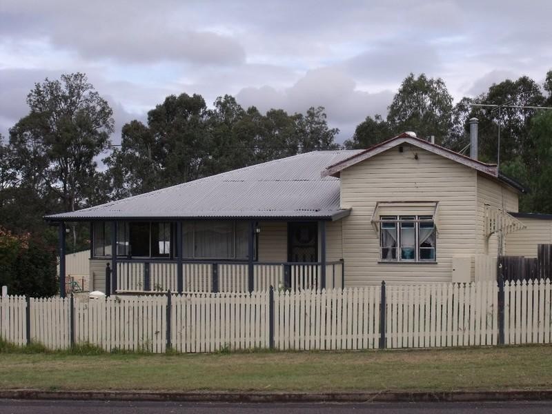 3 Wills Street, Nanango QLD 4615