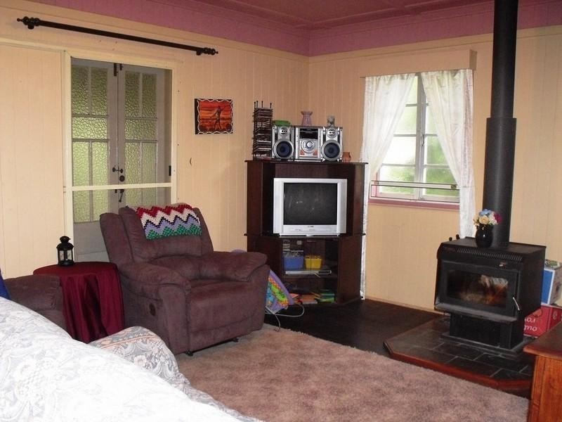 23 Elk Street, Nanango QLD 4615