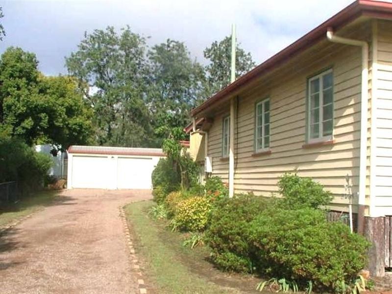 23 Elk Street, Nanango QLD 4615