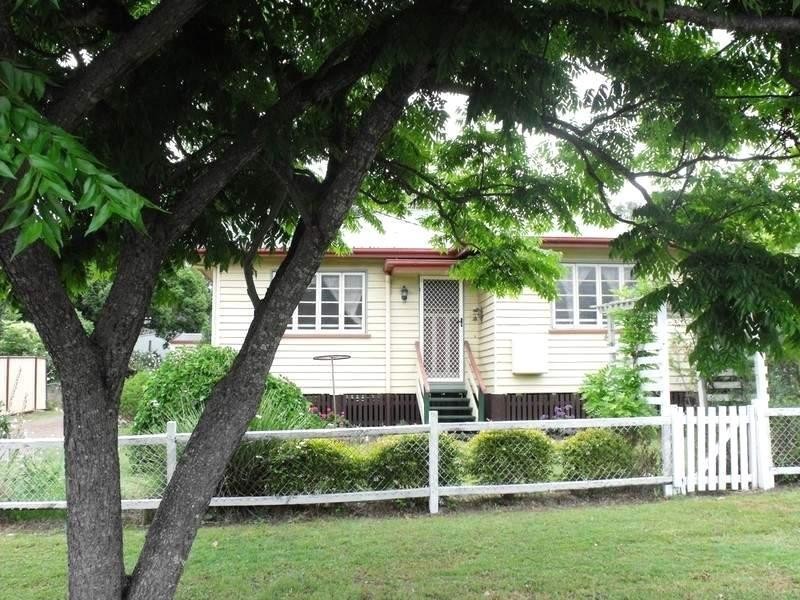23 Elk Street, Nanango QLD 4615