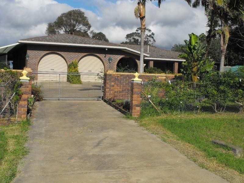 27 North Kerton Road, Nanango QLD 4615