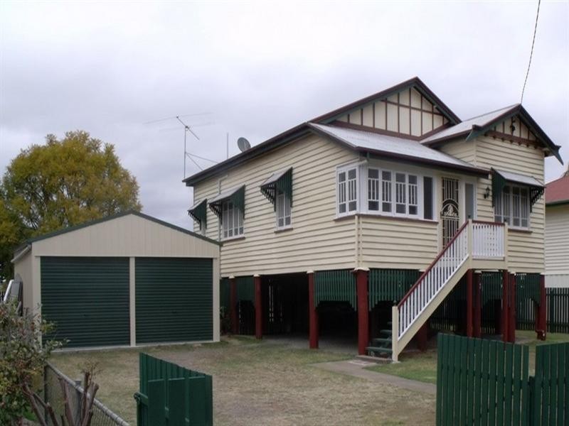103 Drayton Street, Nanango QLD 4615