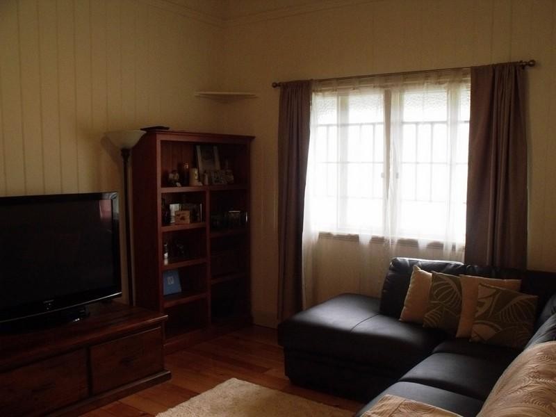 103 Drayton Street, Nanango QLD 4615