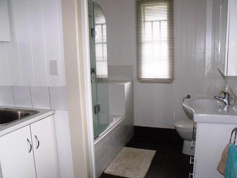 103 Drayton Street, Nanango QLD 4615