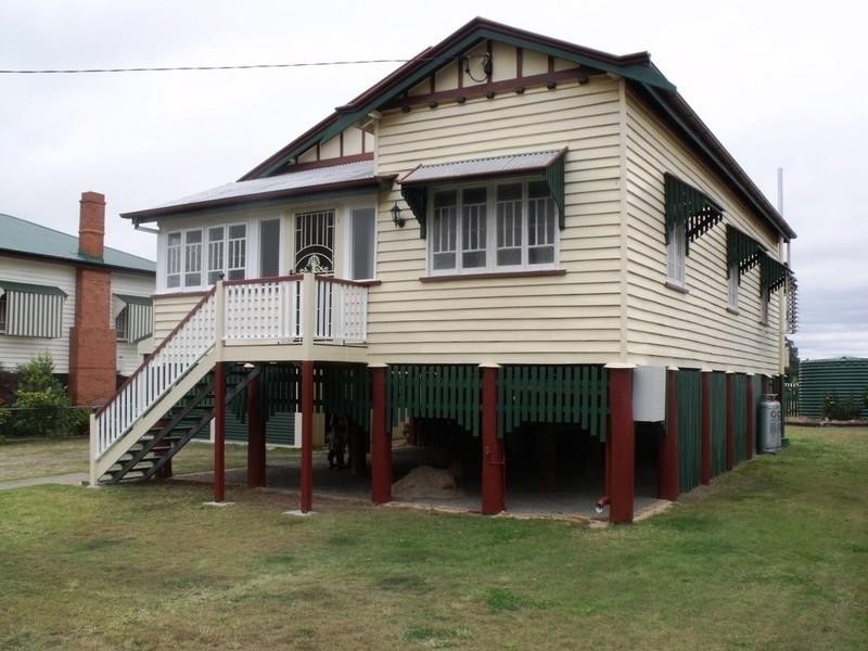 103 Drayton Street, Nanango QLD 4615