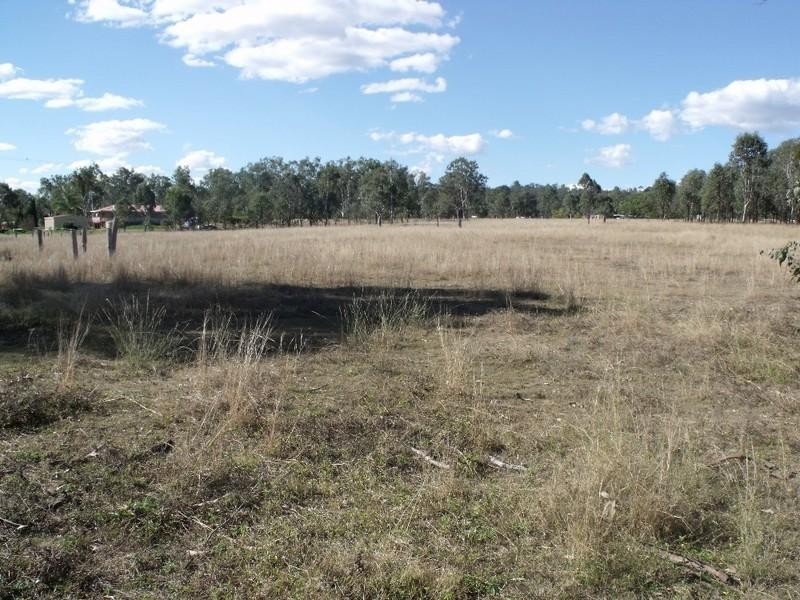 19 Burnett Street, Nanango QLD 4615