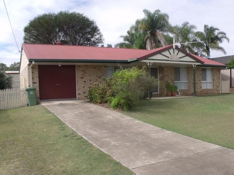 30 Bunker Avenue, Nanango QLD 4615