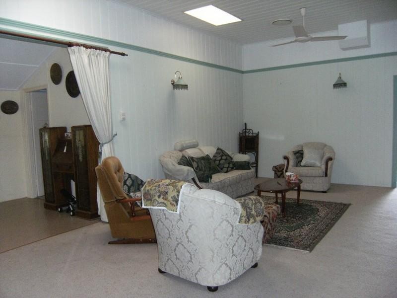 32 to 34 Drayton Street, Nanango QLD 4615