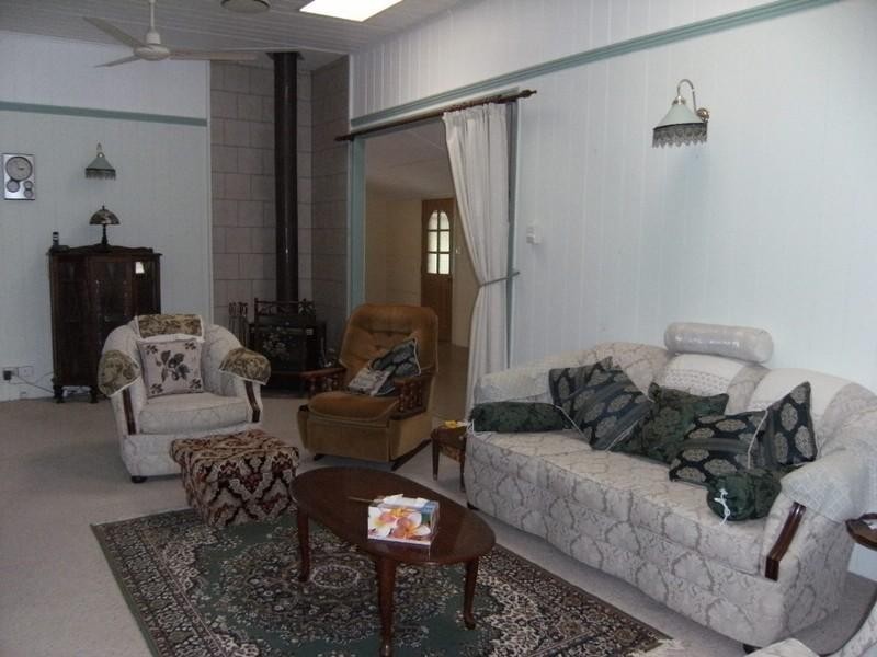 32 to 34 Drayton Street, Nanango QLD 4615