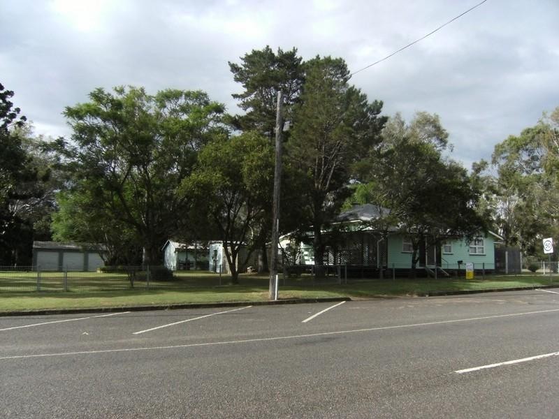 32 to 34 Drayton Street, Nanango QLD 4615