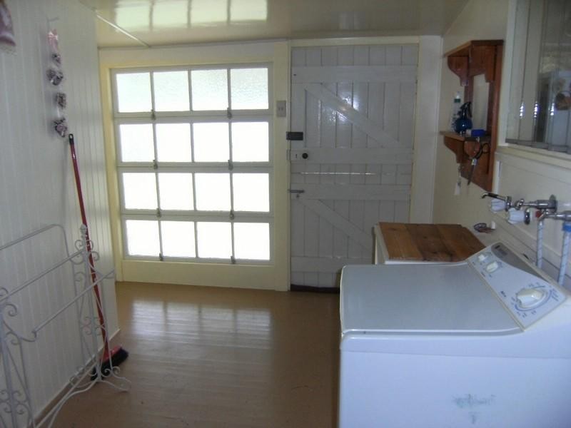 32 to 34 Drayton Street, Nanango QLD 4615